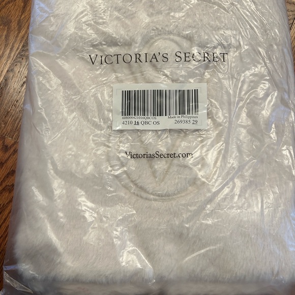Victoria’s Secret Faux Fur Tote with Embroidered Logo - Picture 2 of 4
